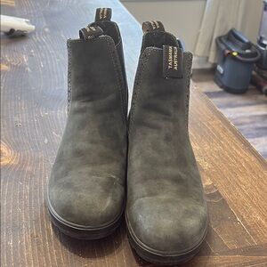 Tasman Australia Gray Leather Boots